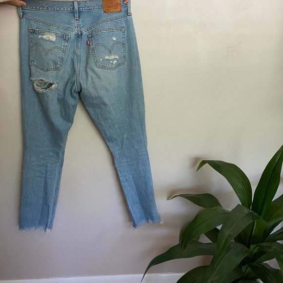 Distressed Levi's 501S Skinny Jeans - Picture 3 of 6